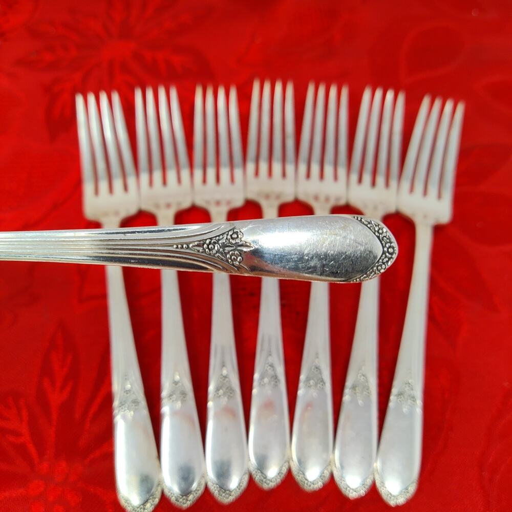8X DF Dinner Forks WM Rogers International MARY LOU DEVONSHIRE Silverplate